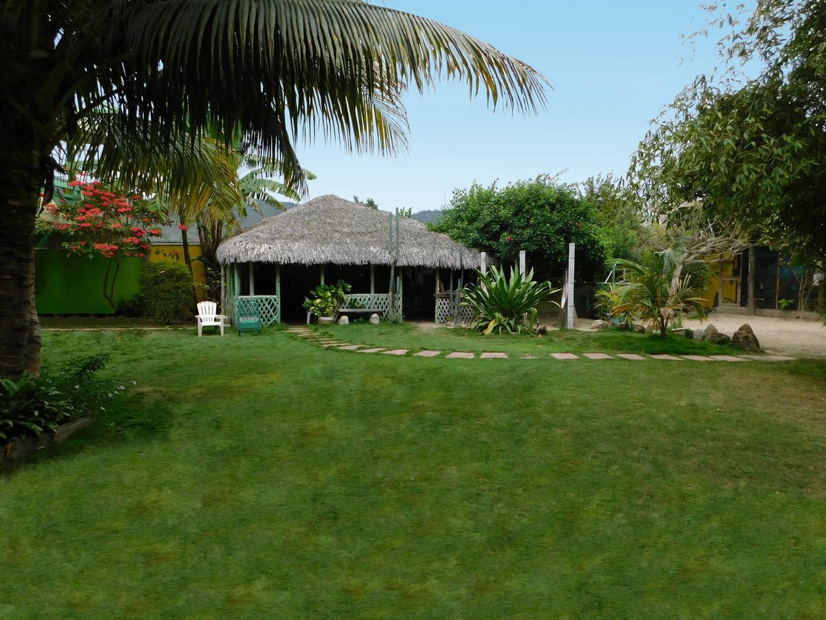 Puerto López Hostal Maxima מראה חיצוני תמונה