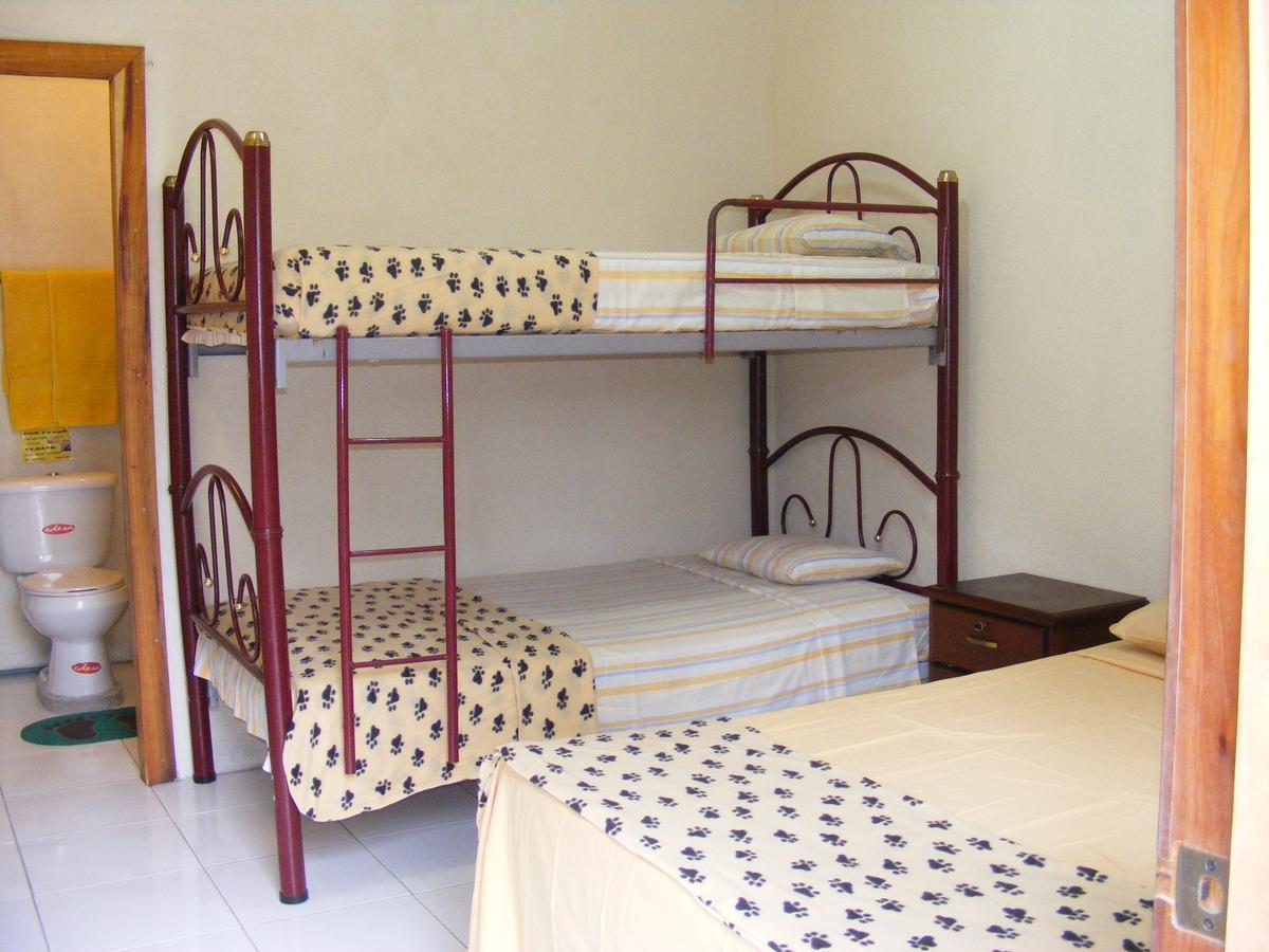 Puerto López Hostal Maxima מראה חיצוני תמונה