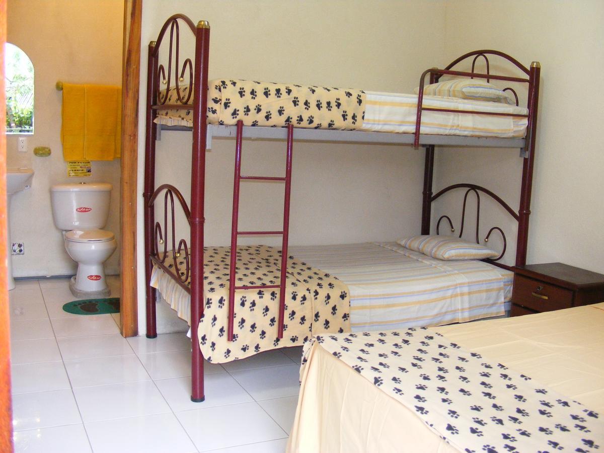 Puerto López Hostal Maxima מראה חיצוני תמונה