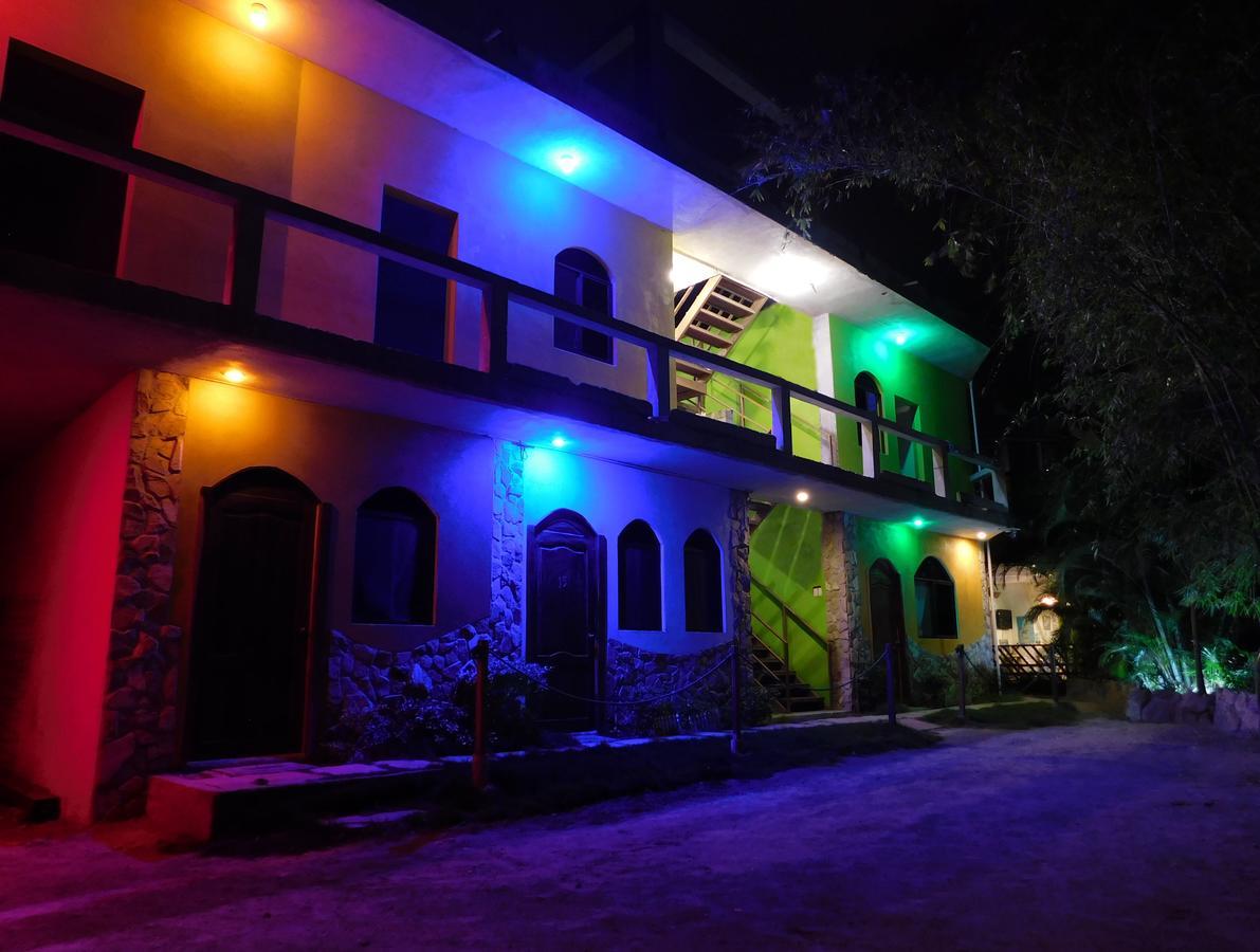 Puerto López Hostal Maxima מראה חיצוני תמונה